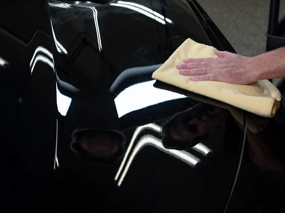 Meguiar's Final Inspection Wipe-off Detailer, M34 - 1 gal. - Image 3