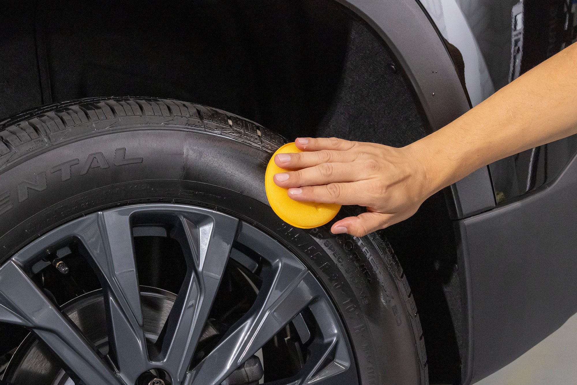 Meguiar's Hot Shine High Gloss Tire Spray - 24 oz. - Image 4
