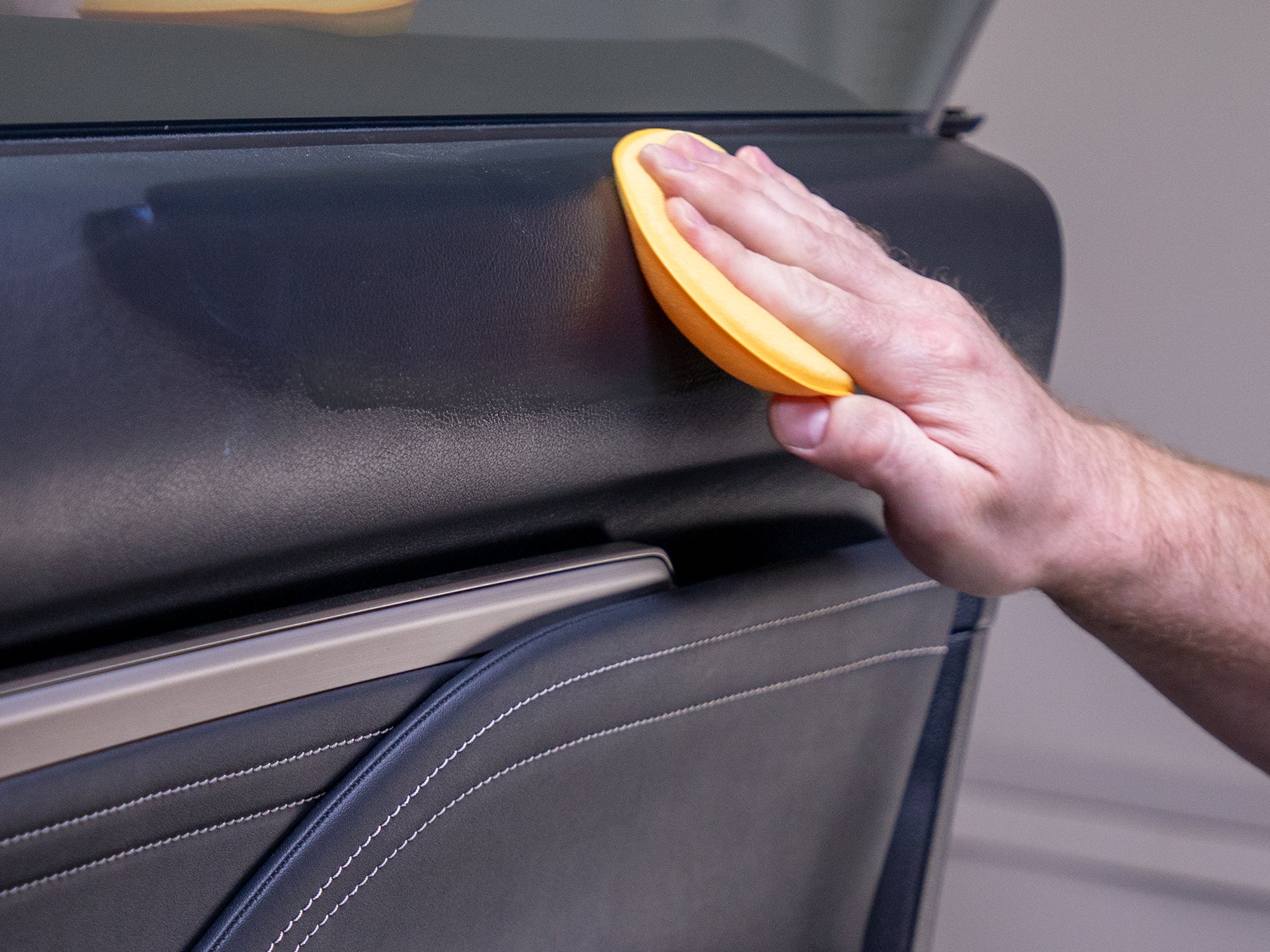 Meguiar's Ultimate Protectant - 16 oz. - Image 4